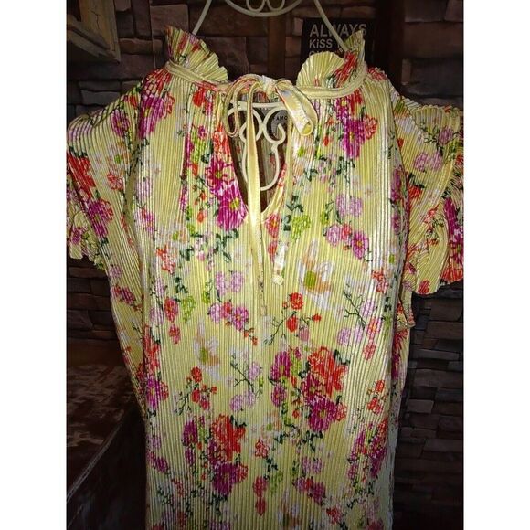 5/$25 Sz Large Woman's Flutter Sleeve Yellow Pink Flower Print Key Hole Tie Neck - Picture 2 of 6